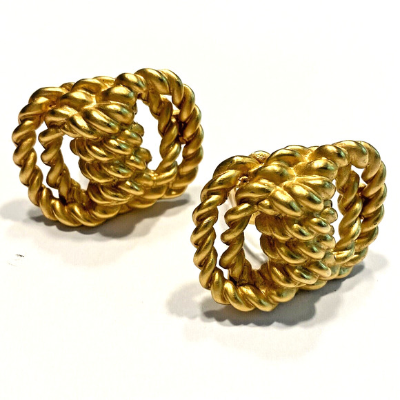 Vintage Clip On Earrings Classic Gold Rope Textured Dimensional Y2K Boss Lady - Picture 8 of 9